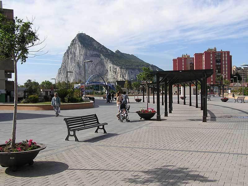 Appartement Practico A 5 Min Andando De Gibraltar Y El Centro, Frente Al Mar