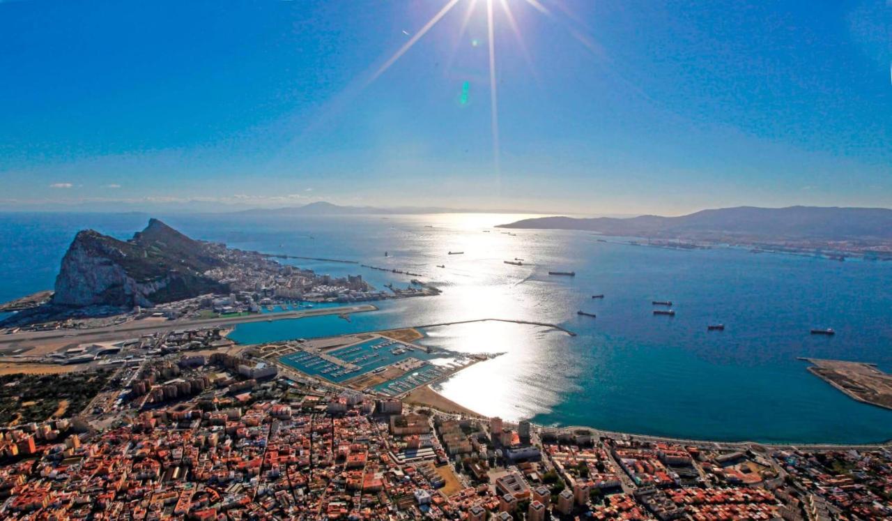 Appartement Practico A 5 Min Andando De Gibraltar Y El Centro, Frente Al Mar *